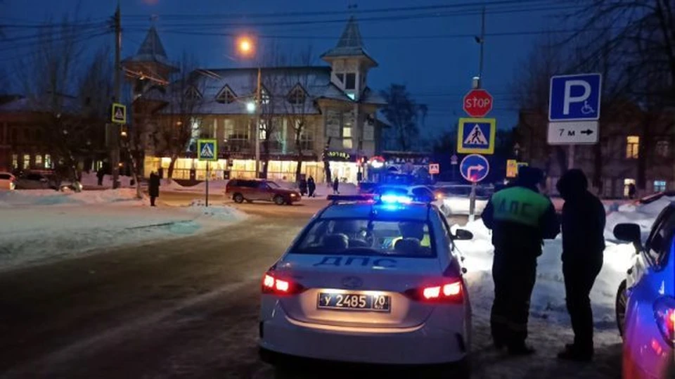 В Томске регулярно водители сбивают пешеходов на переходах...