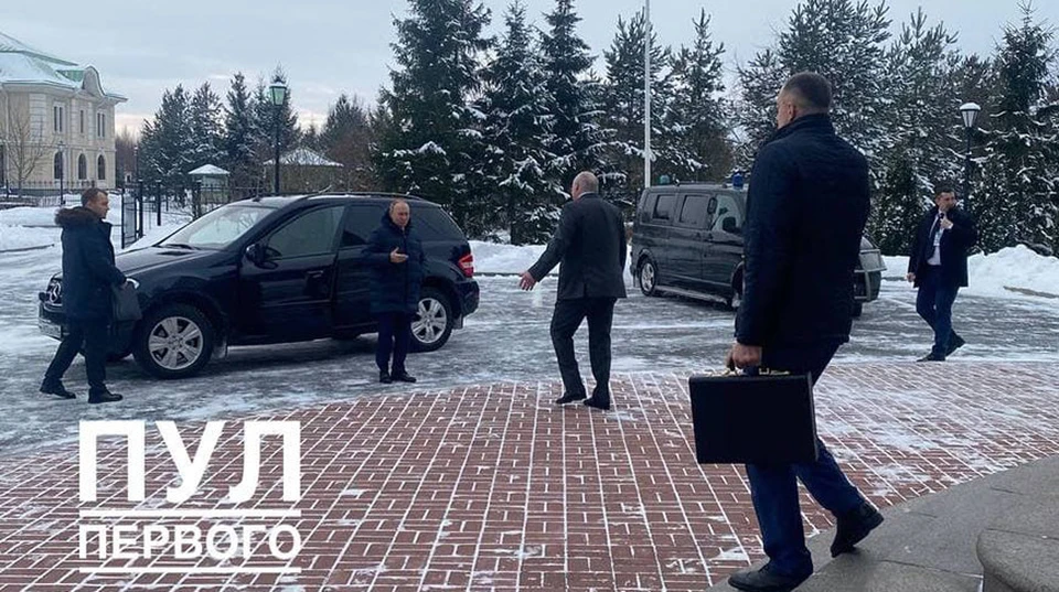 Владимир Путин лично приехал за Александром Лукашенко. Фото: телеграм-канал Пул Первого
