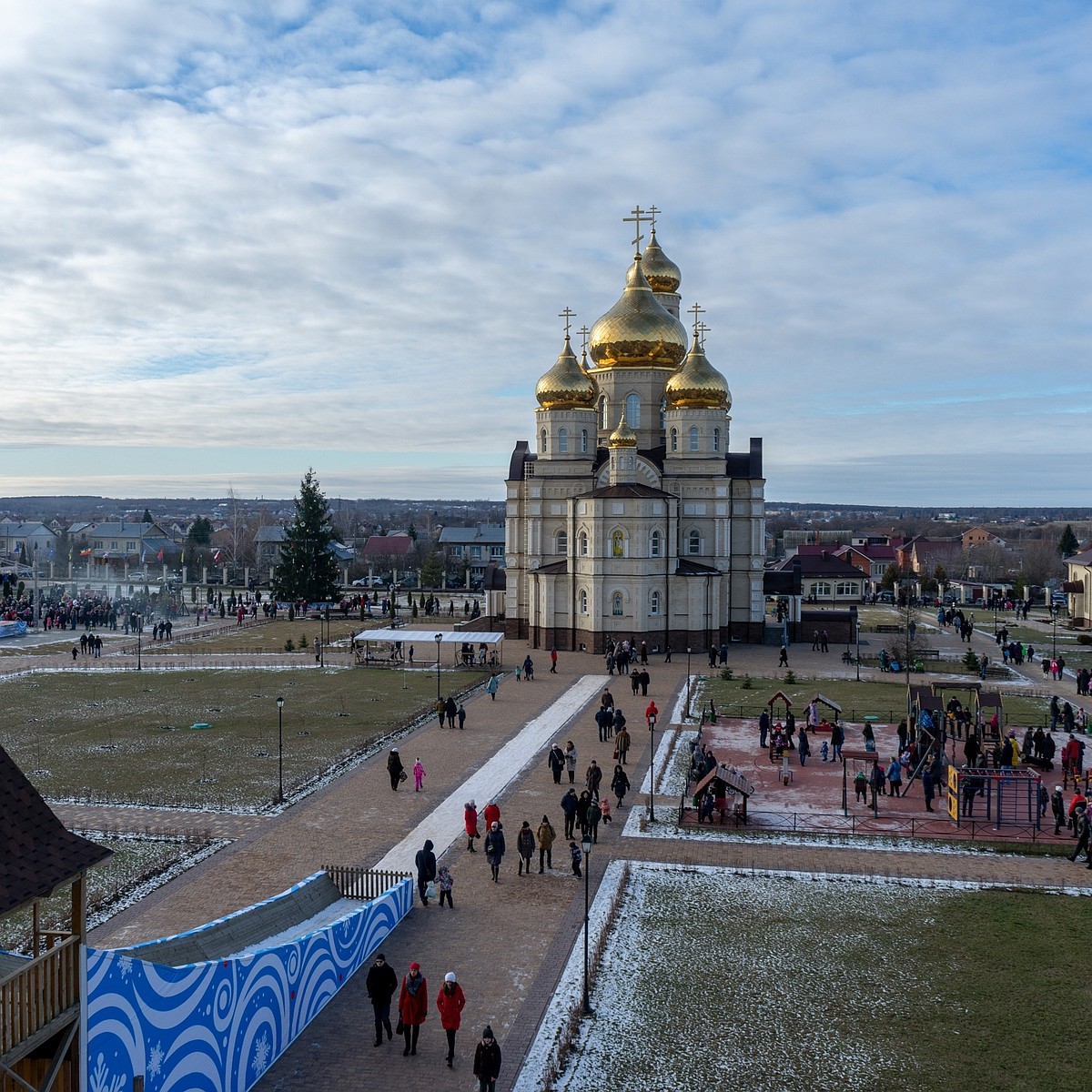 Вятский Посад приглашает орловцев на Рождество: пройдет ярмарка, катание на  собачьих упряжках, мастер-классы - KP.RU