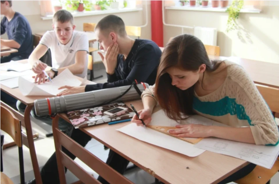 Студенты из Казахстана должны вернуться на учебу в Алтайский край через две недели