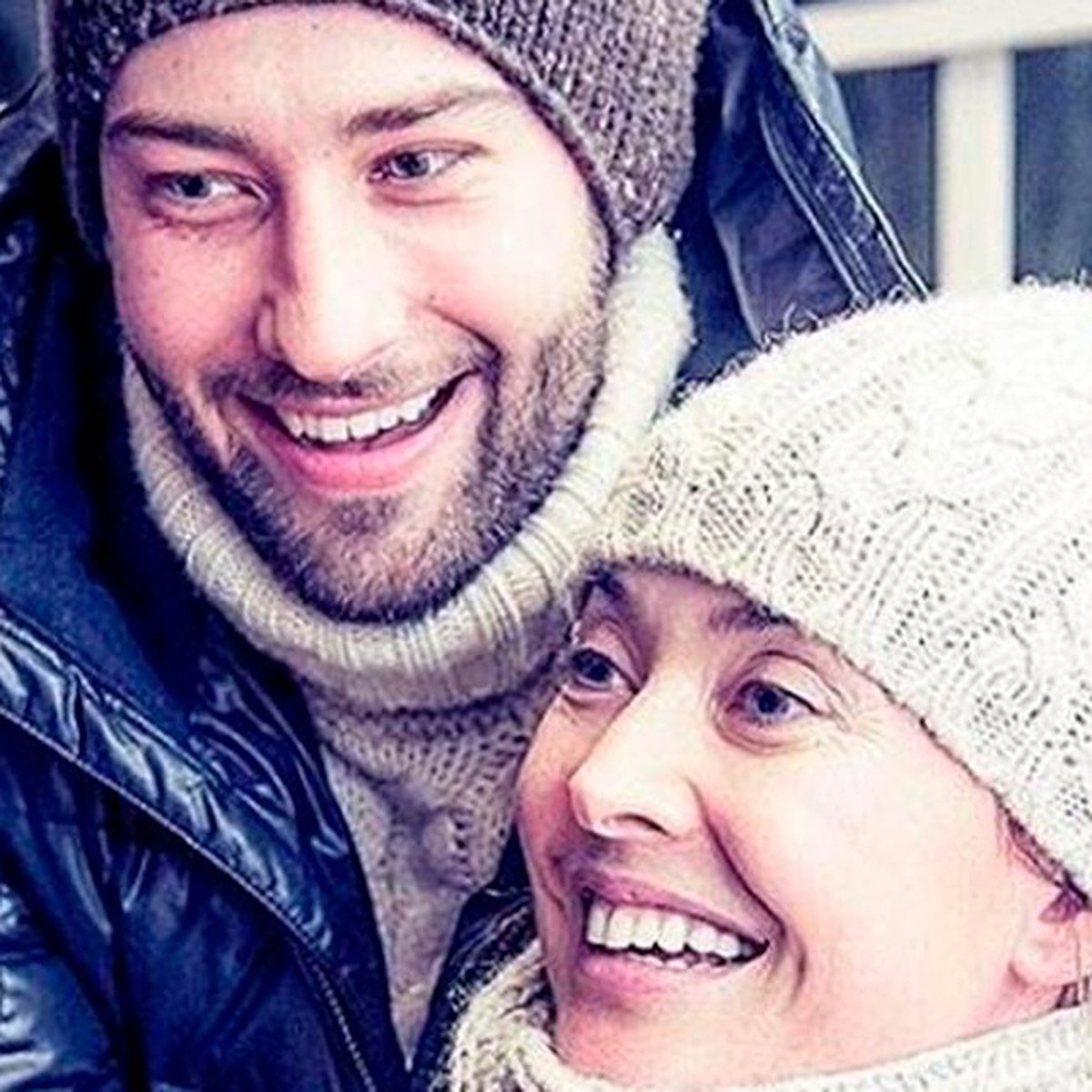 Үлкен кеуде және сүтпен порно Саусақты қынапқа қоюға болады