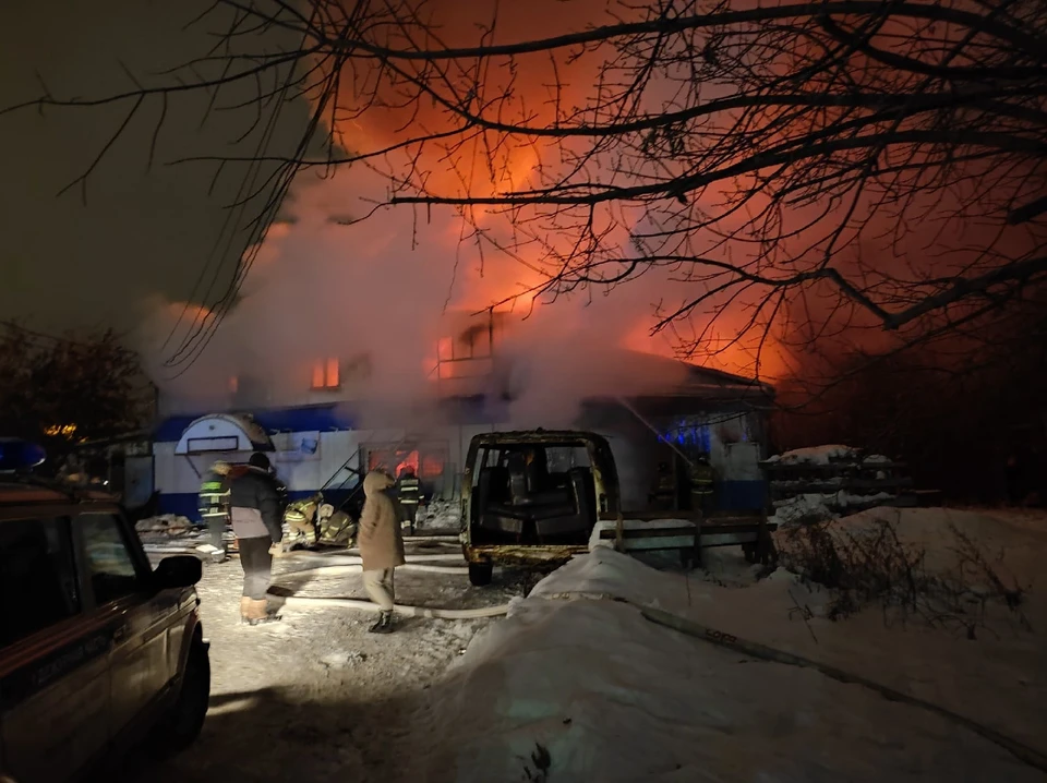 Огонь распространился на площади 600 кв.м.