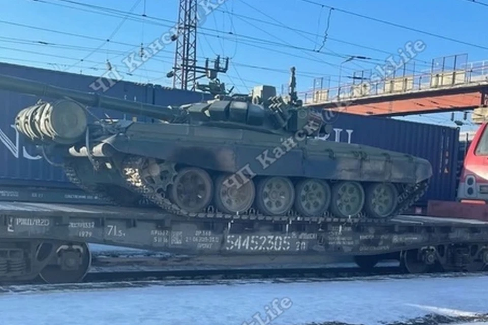 Через Красноярский край на поездах перебрасывают военную технику. Фото: ЧП Канск