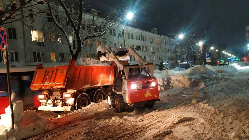 Аренда малогабаритных машин для уборки тротуаров резко подорожала в Саратове