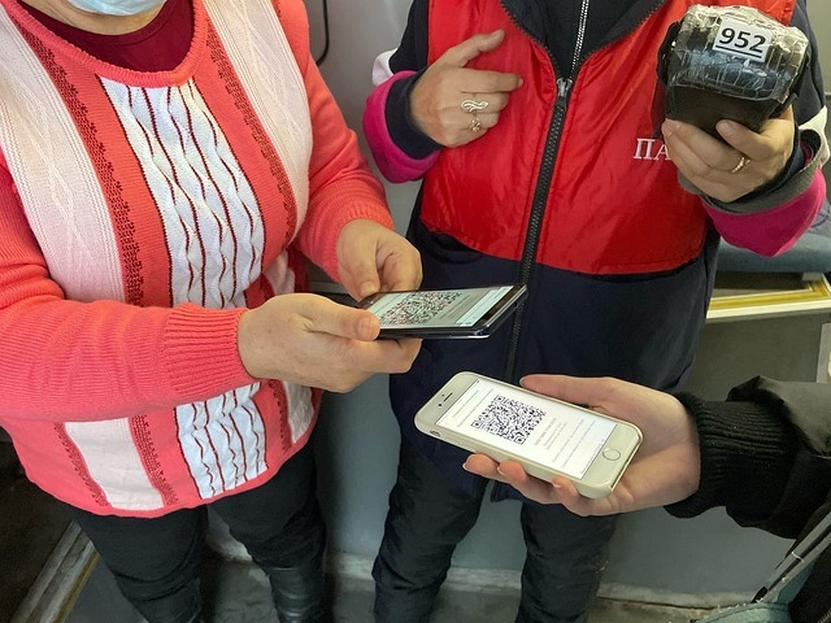 После введения QR-кодов в общественном транспорте Татарстана ситуация с  ковидом улучшилась, но ненадолго - KP.RU