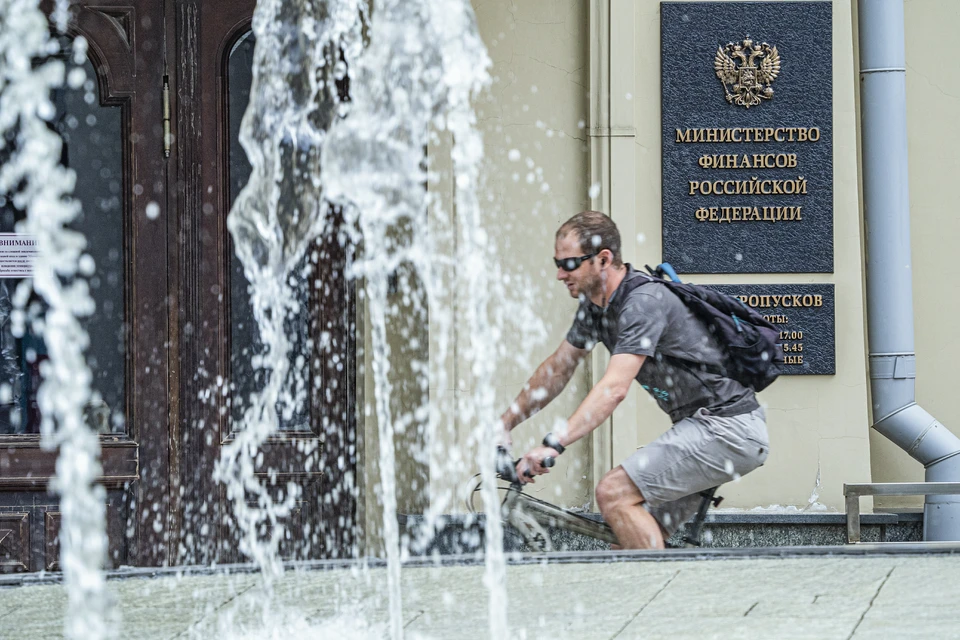 Минфин РФ заявил о планах корректировки топливного демпфера с 1 июля 2022
