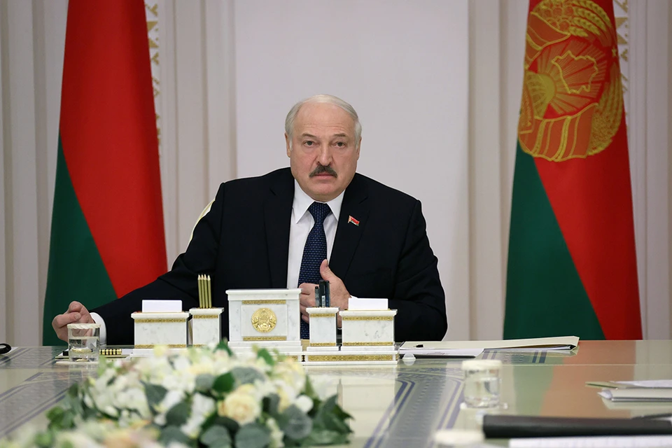 Лукашенко заявил, что белорусский воинский контингент будет сосредоточен близ украинских границ.