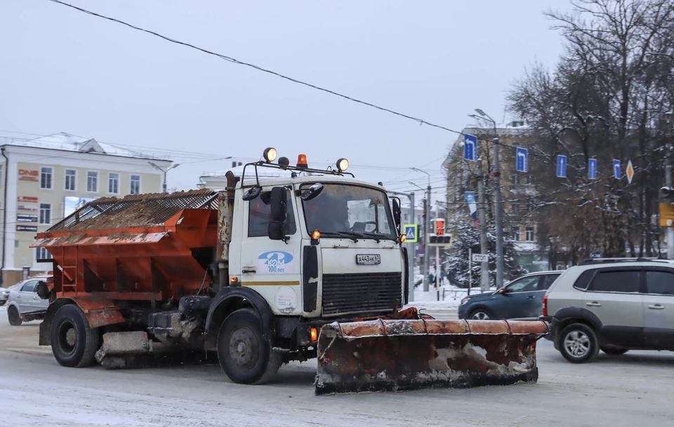 Для уборки снега в Смоленске дополнительно направят более 30 единиц техники. Фото: пресс-служба администрации города Смоленска.