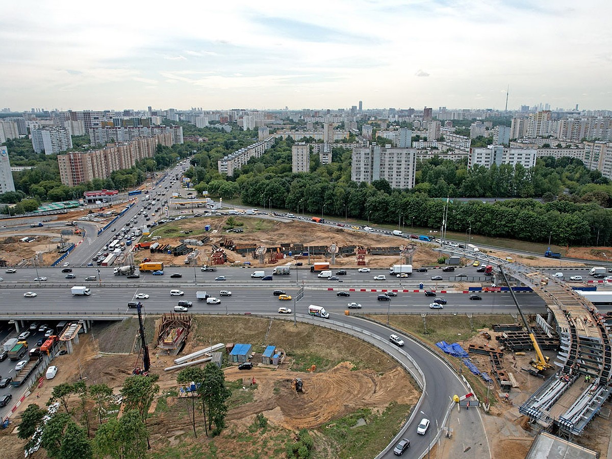 В каких районах Москвы построят новые дороги в 2022 году: Развязка с  Осташковским шоссе - на МКАДе, эстакада - на Северо-Восточной хорде - KP.RU