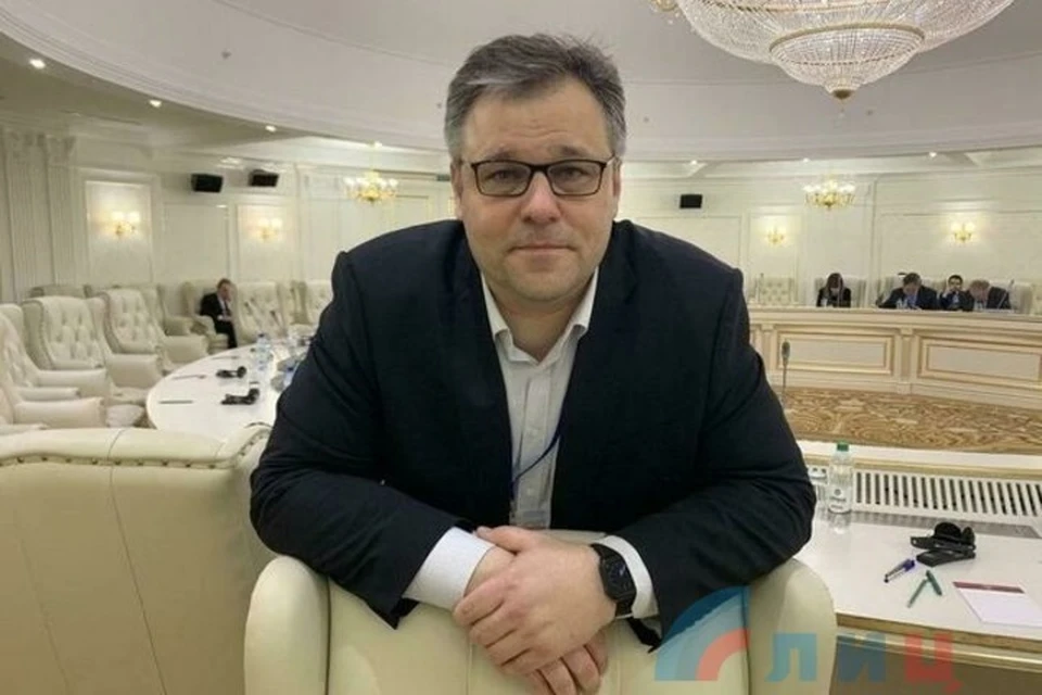Родион Мирошник считает, что Украина превратила Донбасс в направление военного туризма для иностранных политиков. Фото: ФБ/Родион Мирошник