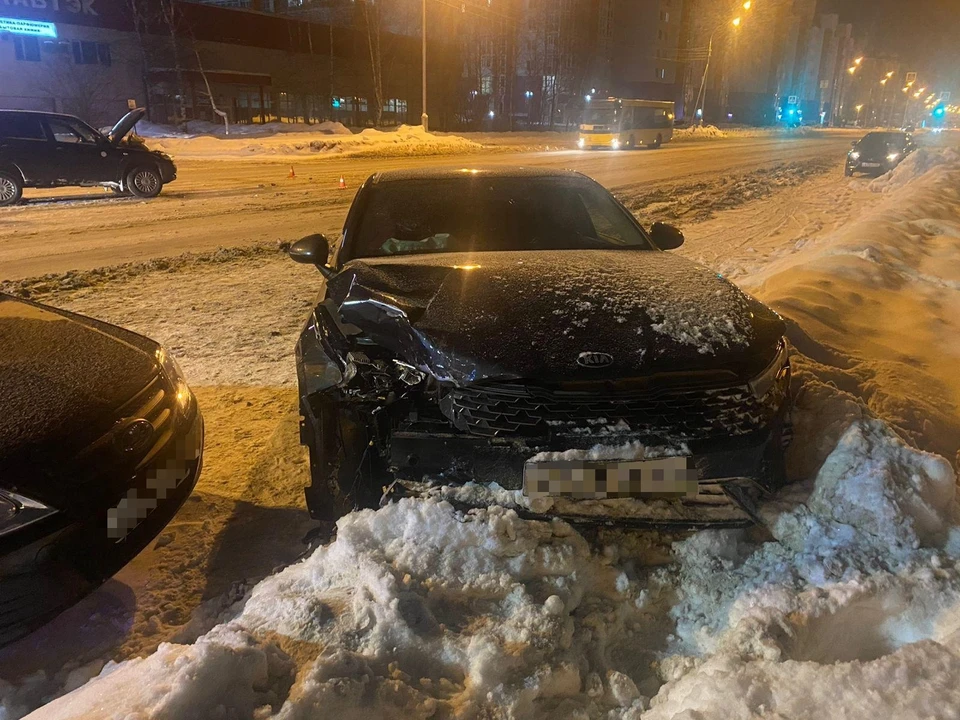 ДТП в Нижневартовске: пострадали два водителя и их автомобили Фото: УГИБДД России по ХМАО-Югре