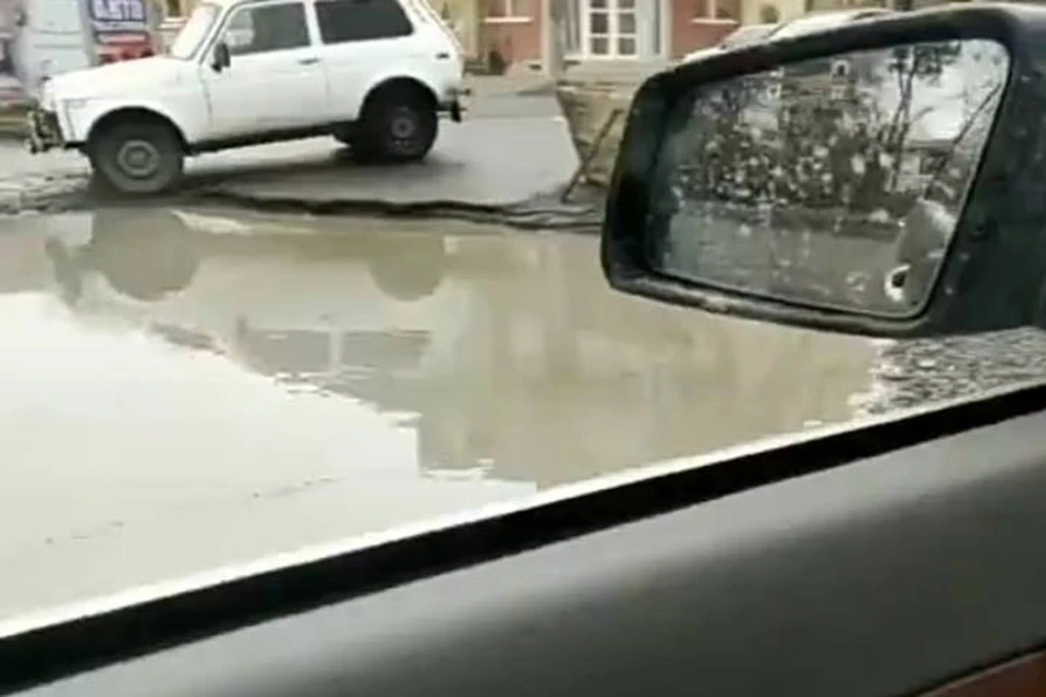 Огромную лужу назвали в честь главы администрации города