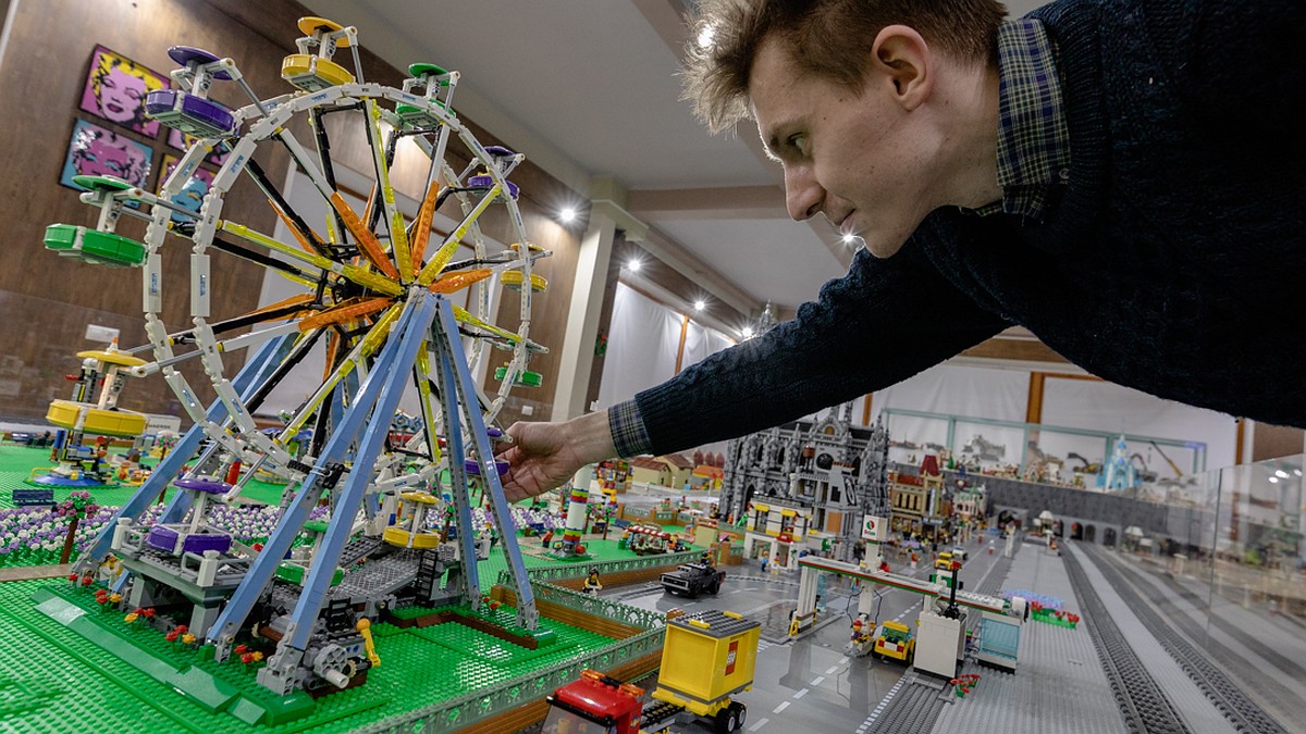 В Подмосковье построили город из Lego размером с трехкомнатную квартиру -  KP.RU