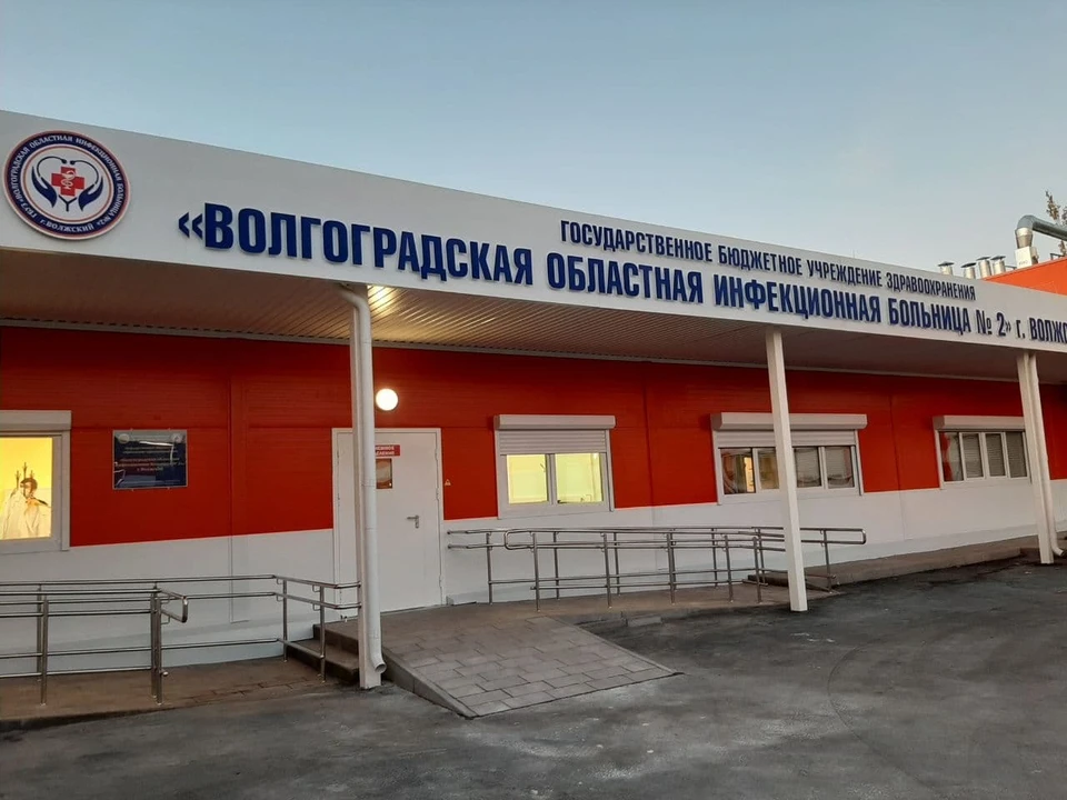 В инфекционные госпитали с коронавирусом ежесуточно попадают по 400 пациентов
