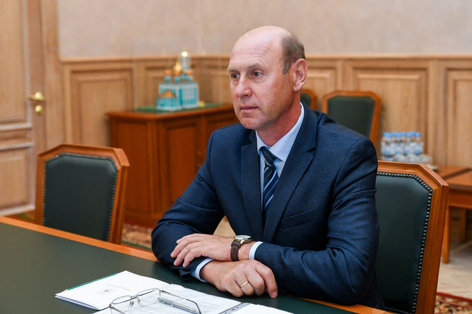 Владимир Петров.