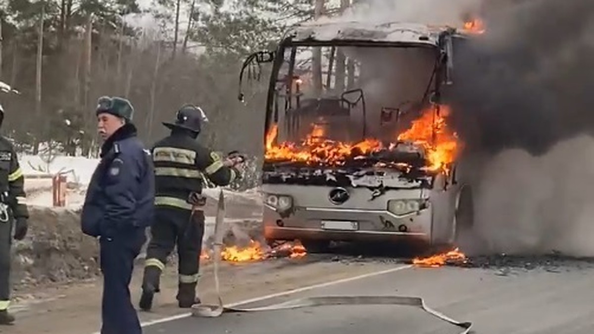 Пассажирский автобус из Кольчугино сгорел на шоссе в Подмосковье - KP.RU