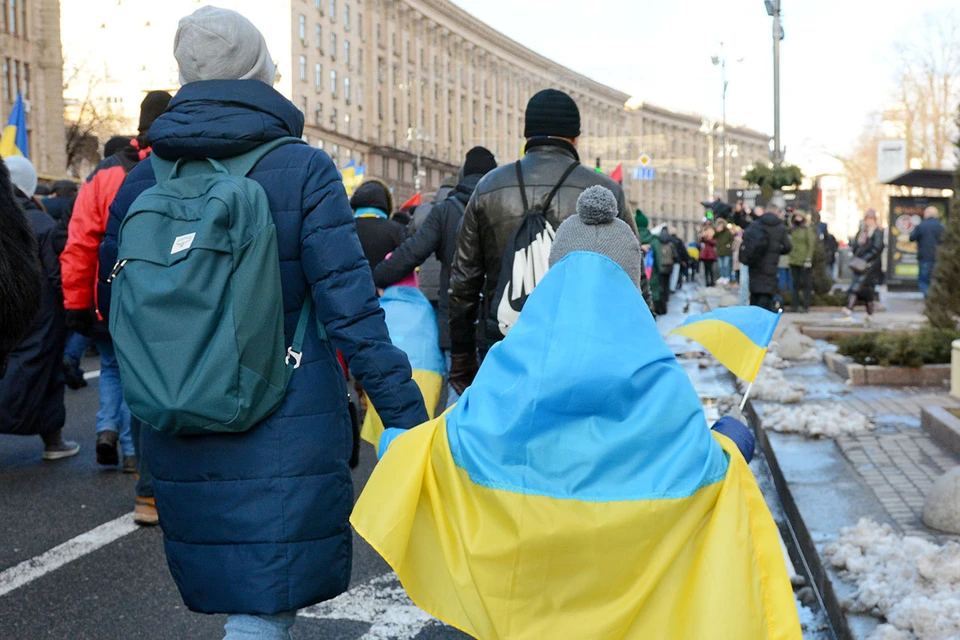 Президент Зеленский объявил 16 февраля на Украине Днем Единения.