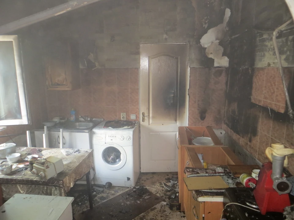 Хозяин дома скончался в больнице спустя два дня после взрыва газа (Фото: СК Приднестровья).