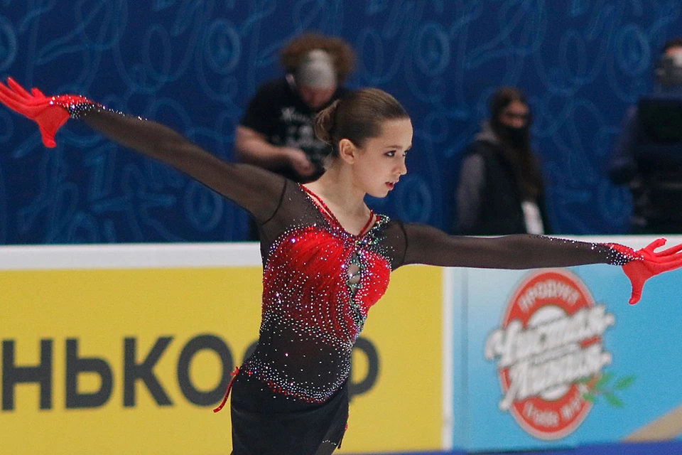 Камила Валиева сумела занять первое место по результатам состязаний в короткой программе в женском одиночном разряде на Олимпиаде в Пекине