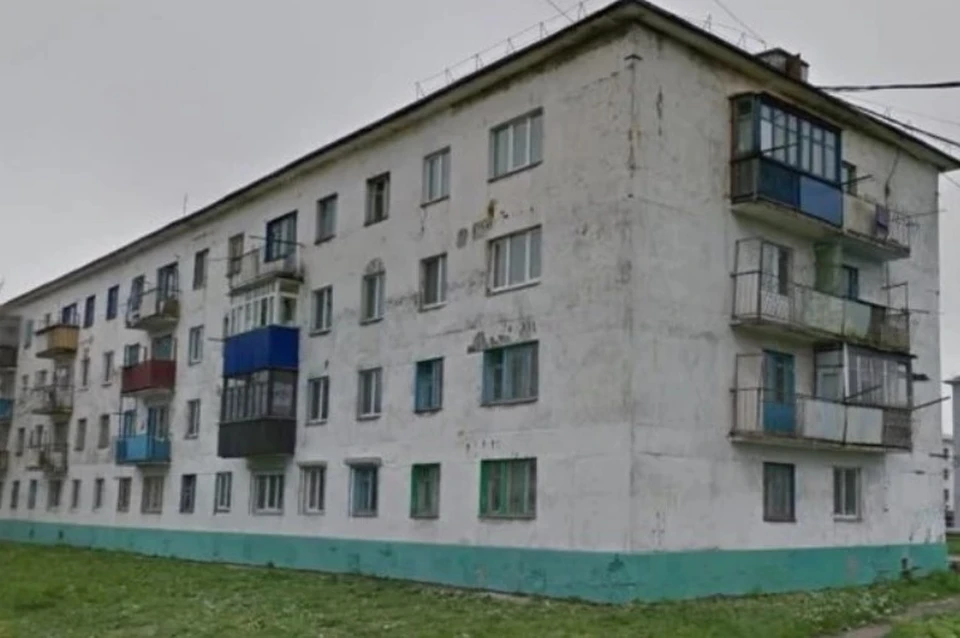На месте этого дома в Горнозаводске будет обустроено общественное пространство для жителей села. Фото из конкурсной документации