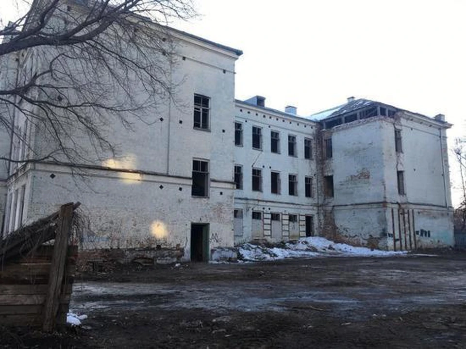 Здание бывшей школы пустует уже более 10 лет