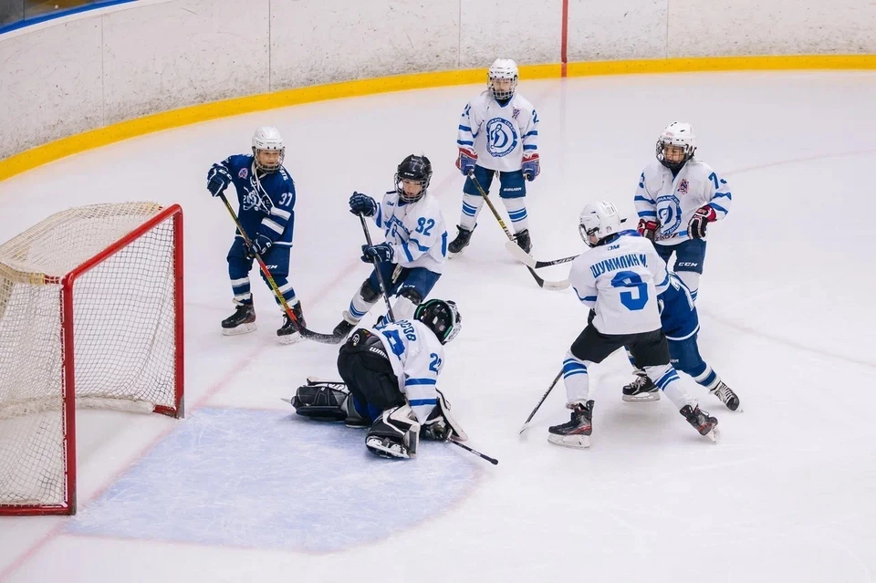 В Липецке стартовал хоккейный турнир памяти Олега Пешкова
