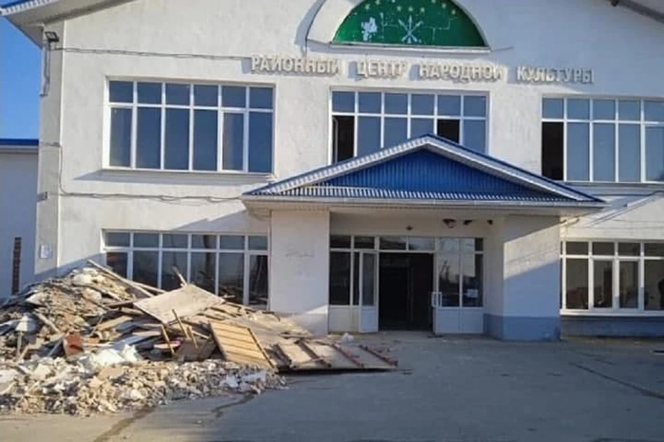 Планируется, что обновленный дом культуры распахнет свои двери к концу года. Фото: Инстаграм администрации Шовгеновского района.