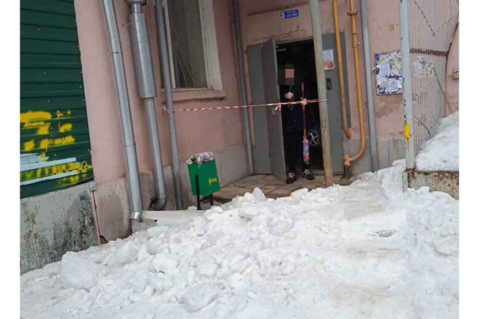 Вход в подъезд дома №10 по улице Вагжанова Фото: предоставлено жильцами дома