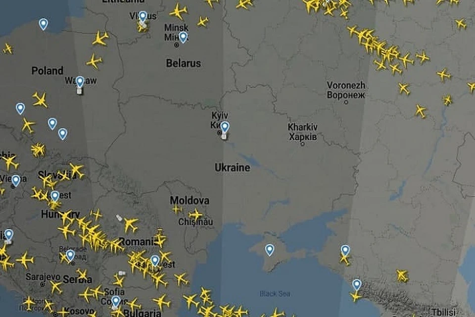 Ситуация в небе Украины в 8.20 утра. Скрин flightradar24.com