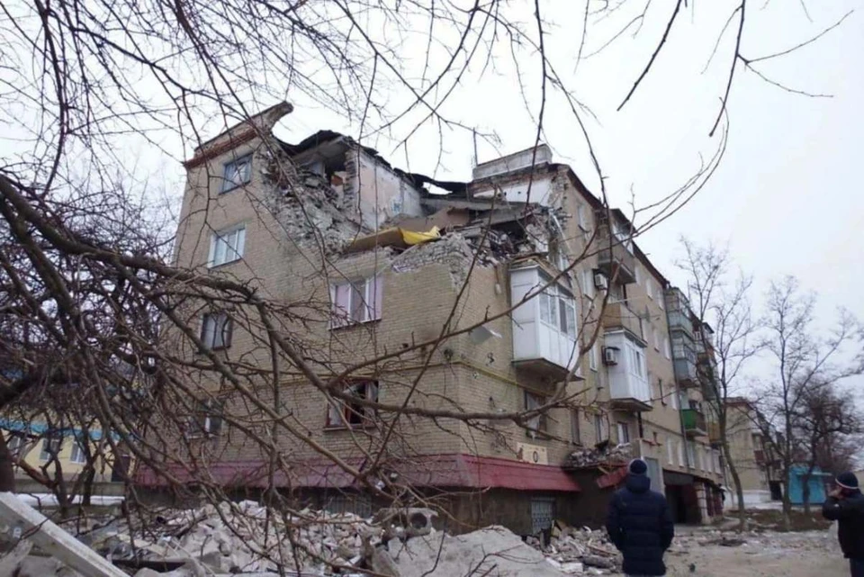 Один из домов на Донбассе после обстрела со стороны Украины Фото: предоставлено местными жителями