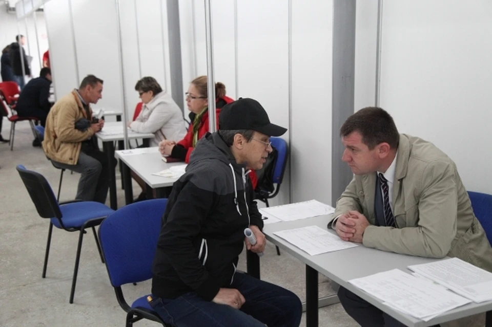 В Ростовской области заработала горячая линия по вопросам трудоустройства беженцев ЛНР и ДНР