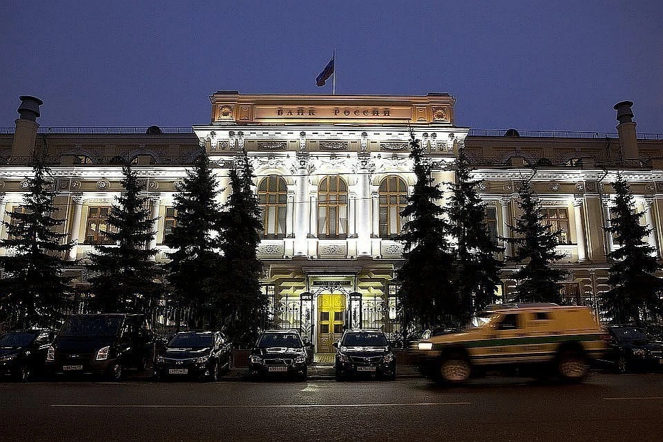 ЦБ вводит валютные послабления для банков России до июля 2022
