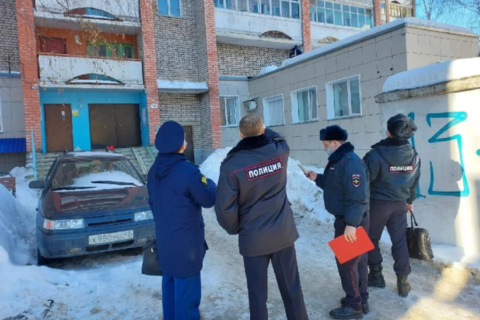 На месте работали сотрудники полиции и прокуратуры. Фото: прокуратура Кировской области