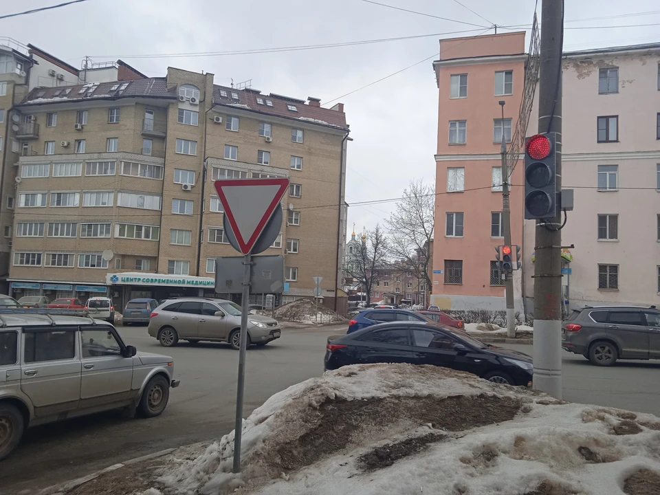 Новый светофор со стороны улицы Большие Ременники
