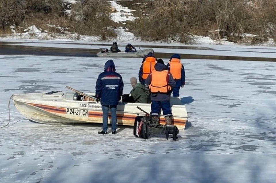 В Смоленске водолазы присоединились к поиску пропавших детей. Фото: СОГБУ «Пожарно-спасательный центр».