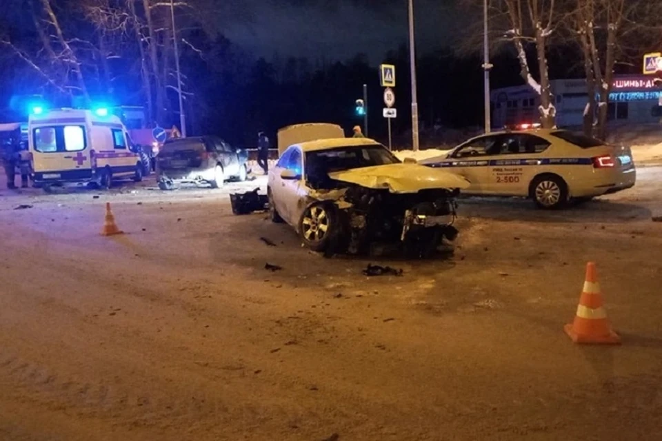 Мама троих детей получила сочетанную травму туловища и головы Фото: ГИБДД Екатеринбурга