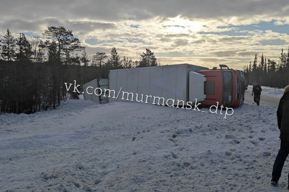 Обстоятельства ДТП устанавливаются. Фото: vk.com/murmansk_dtp