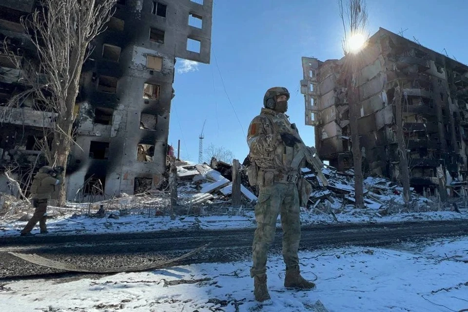 Российские войска освободили 300 заложников националистов в монастыре поселка Никольское