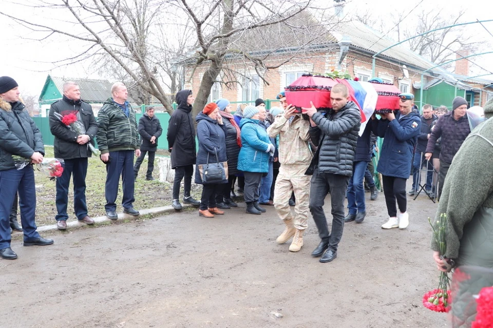 Церемония прощания прошла в селе Богородицком, на родине бойца. Фото: администрация Песчанокопского района Ростовской области