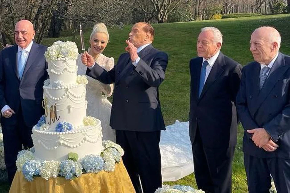 83-летний Сильвио Берлускони женился на 30-летней Марте Фаскина,