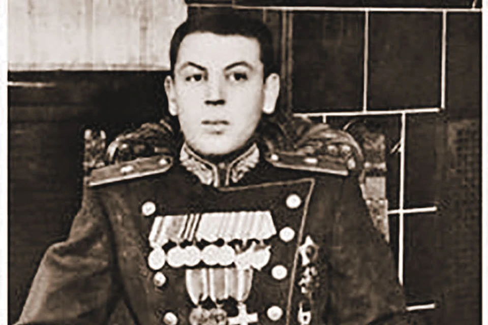 Василий Сталин был вовсе не паркетным генералом - он геройски воевал на фронтах Великой Отечественной. Фото: Wikipedia Commons