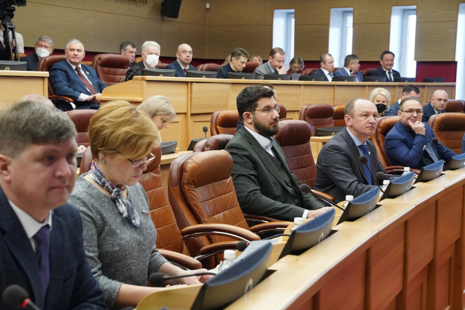 Депутаты ЗС сформируют предложения по развитию дорог в Иркутской области.