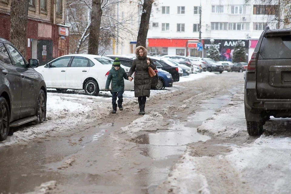 В Самаре откачают лишнюю воду с дорог