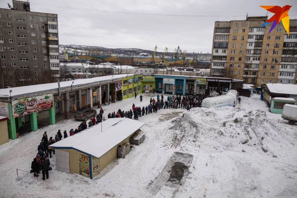 Мойвой теперь торгуют на Ленинском рынке.