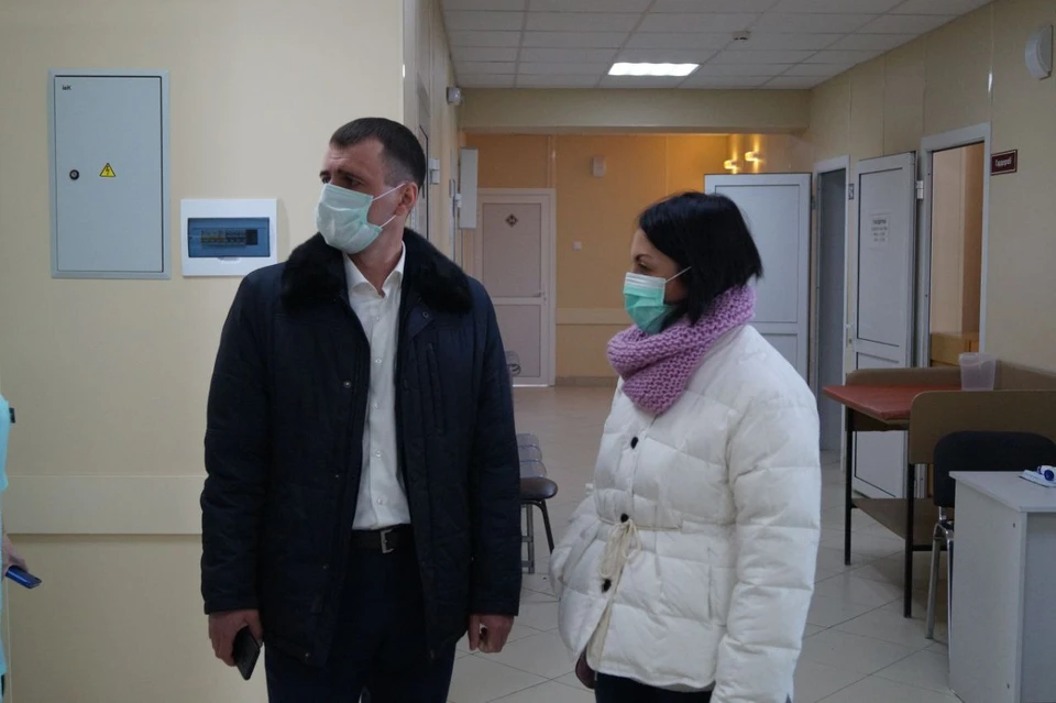 Татьяна Савинова и Сергей Савченко обсудили планы по ремонту больниц в Кваркенском районе
