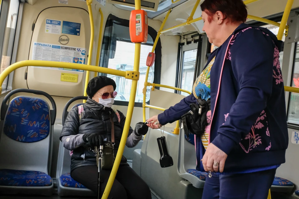 С 1 апреля в пригородных автобусах Петербурга установят единую стоимость проезда