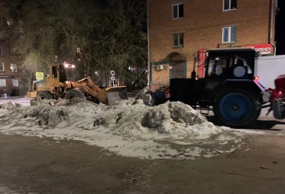 Около 250 кубометров снега убрали с улиц Смоленска. Фото: пресс-служба администрации города.