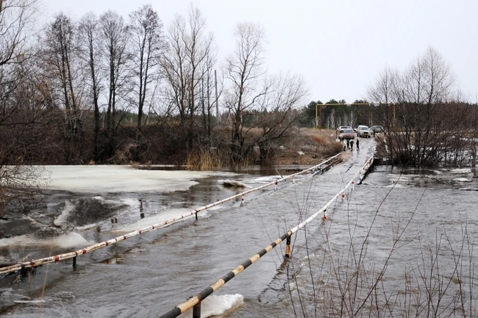 В населенные пункты, оказавшиеся отрезанными из-за большой воды, заранее завезли продукты и медикаменты