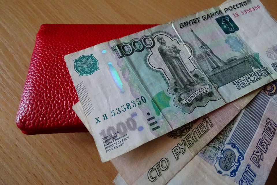 Чиновница из Лев-Толстовского района обложила данью подчиненных