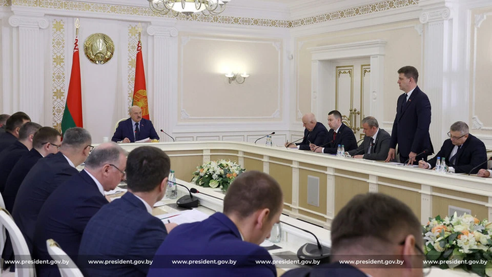 На снимке президент Беларуси Александр Лукашенко и мэр Минска Владимир Кухарев. Фото: пресс-служба президента